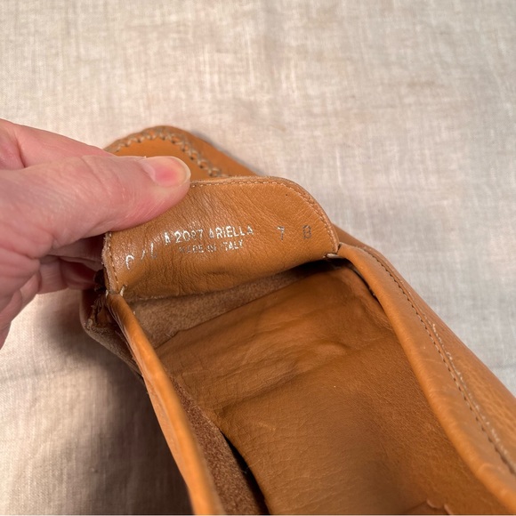 Coach tan leather flower tassel loafers 7 - Picture 7 of 7